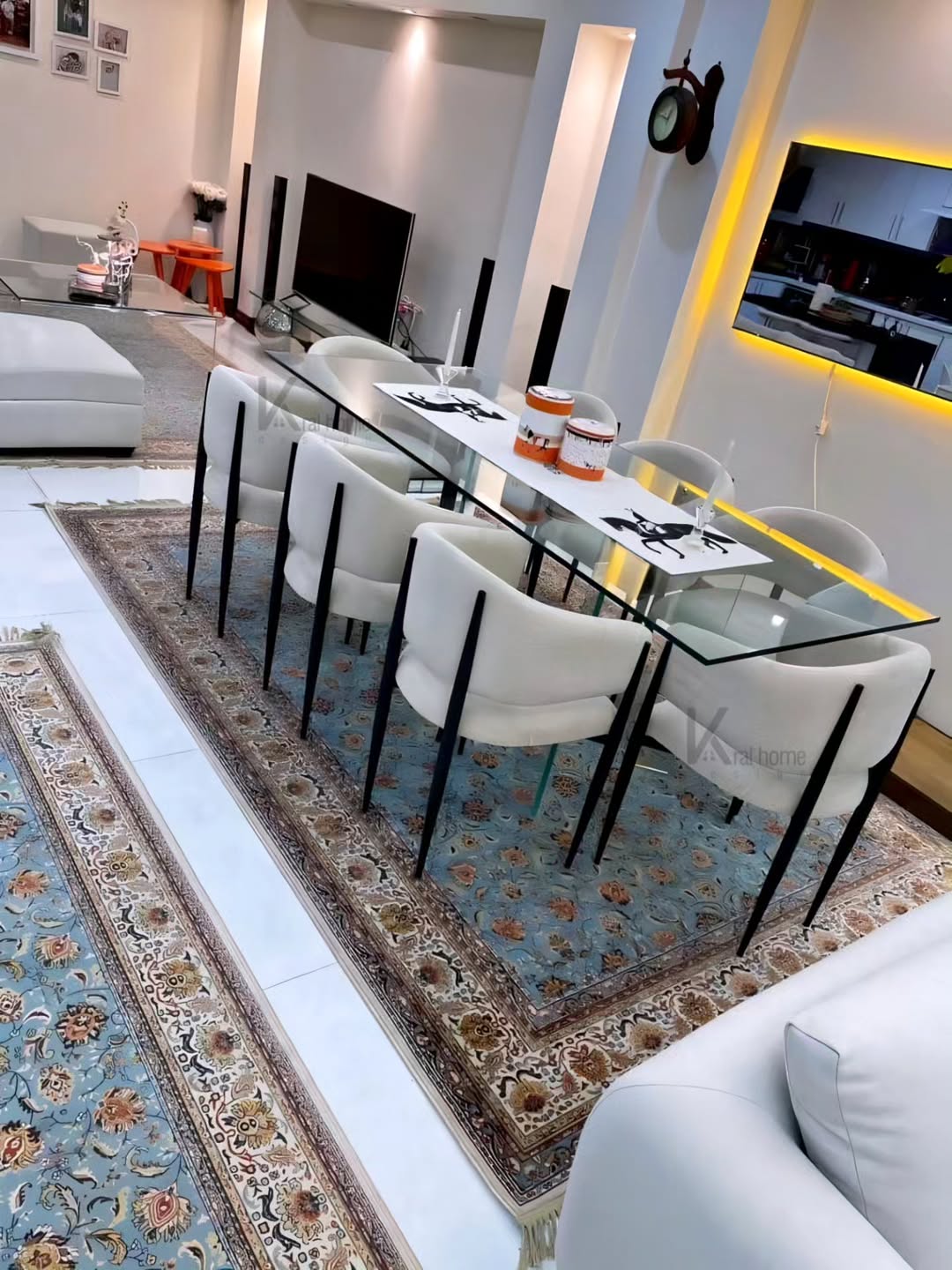میز ناهارخوری کونیک کرال هوم